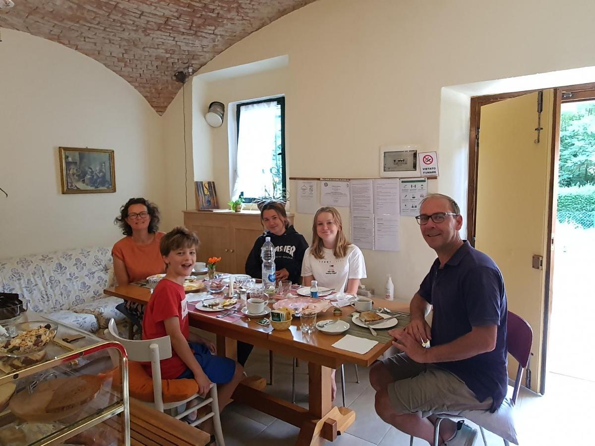 Il Casolare Del Medio Olona Bed & Breakfast Fagnano Olona Екстериор снимка